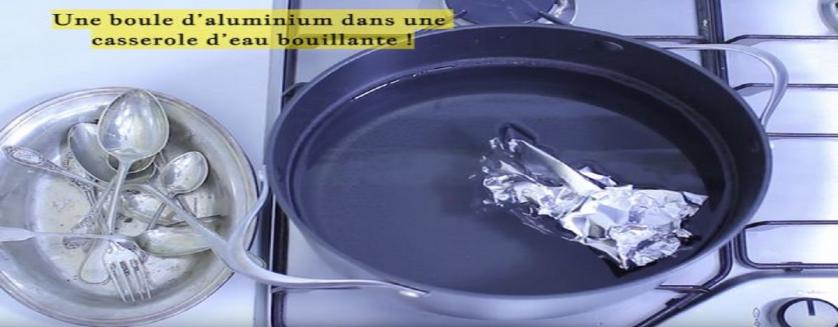 Une boule d’aluminium dans une casserole d’eau bouillante !