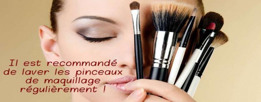 Il est recommandé de laver les pinceaux de maquillage régulièrement !